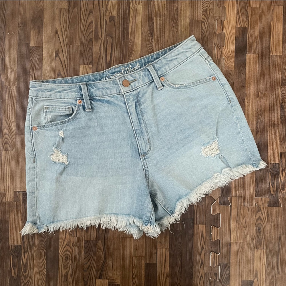 Universal Thread High-Waist Light Wash Denim Shorts 8/29
